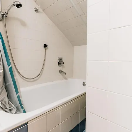 Campiglio-apartment Free Parking & Self Check-in Apartment *